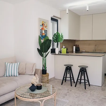 M&k Apartment *