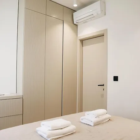 M&k Apartment *